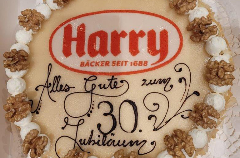 Die Jubiläumstorte von der Firma Harry