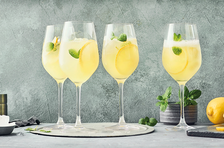 Limoncello Cocktail im Glas