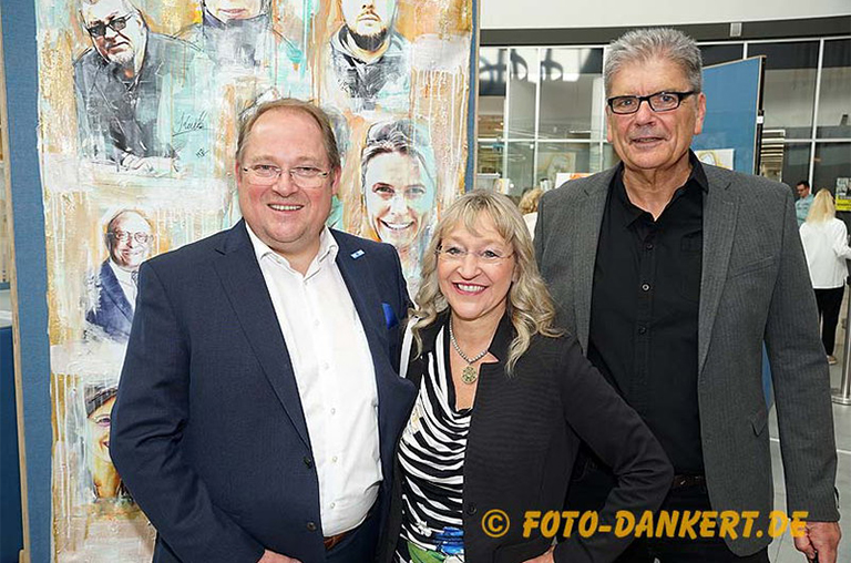 Michael Strogies (rechts), Künstler, Maler und Zeichentrickkünstler aus Hannover mit Kay und Gaby Hollender